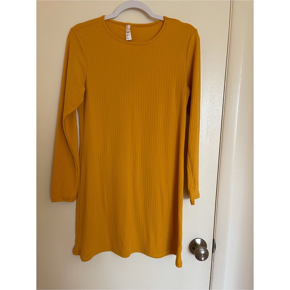Mustard colored tunic in size L